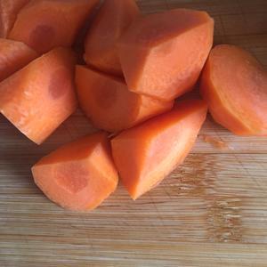 一锅暖心暖胃的排骨山药汤，简单滚刀法，鲜香满溢